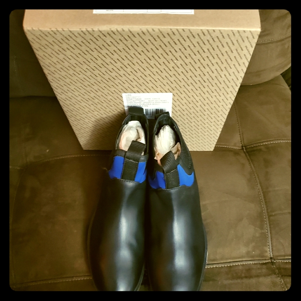 UO Chunky Chelsea Boots